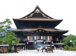 Zenkoji Temple 01.jpg