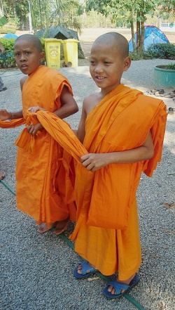 Buddhist child Thailand.jpg