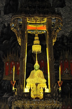 Emerald Buddha.jpg