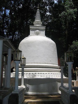 450px-Na uyana aranya stupa.jpg
