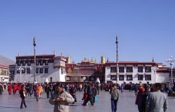 Lhasa Barkhor.jpg