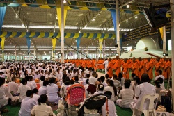 Dhammakaya ordination ceremony 2.jpg