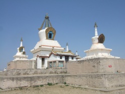 Stupas, Erdene Zuu.JPG