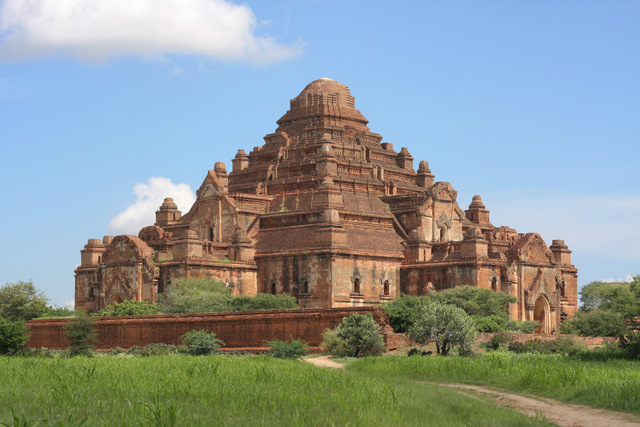 File:Dhammayangyi Paya, Bagan, Myanmar.jpg