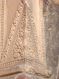 File:Gubyaukgyi-myinkaba8.jpg