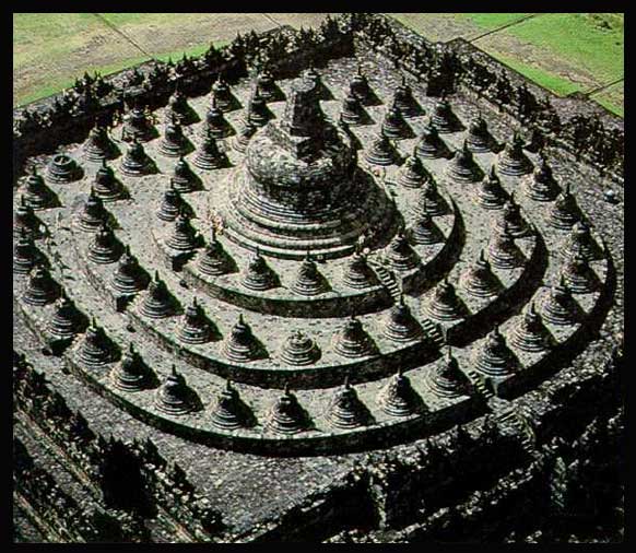 File:Borobudu-21.jpg