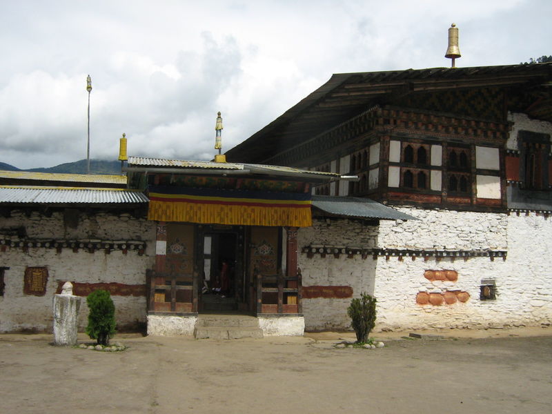 File:Tamshing Lhakhang.jpg