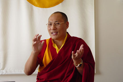 File:Khenpo.jpg