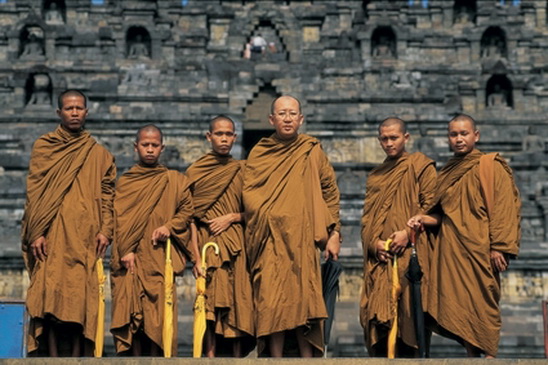 File:Monks borobo.jpg