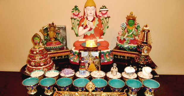 File:BuddhistAltar14a.jpg
