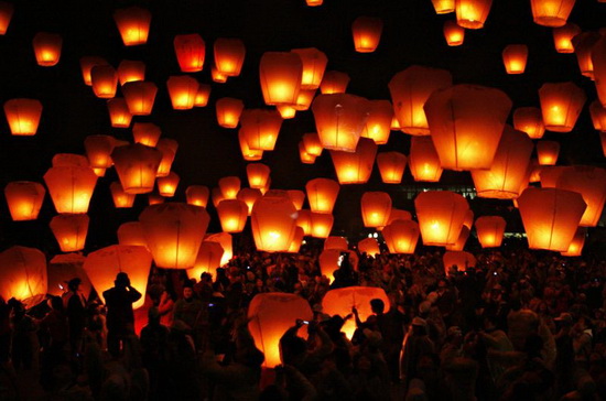 File:Latern festival.jpg