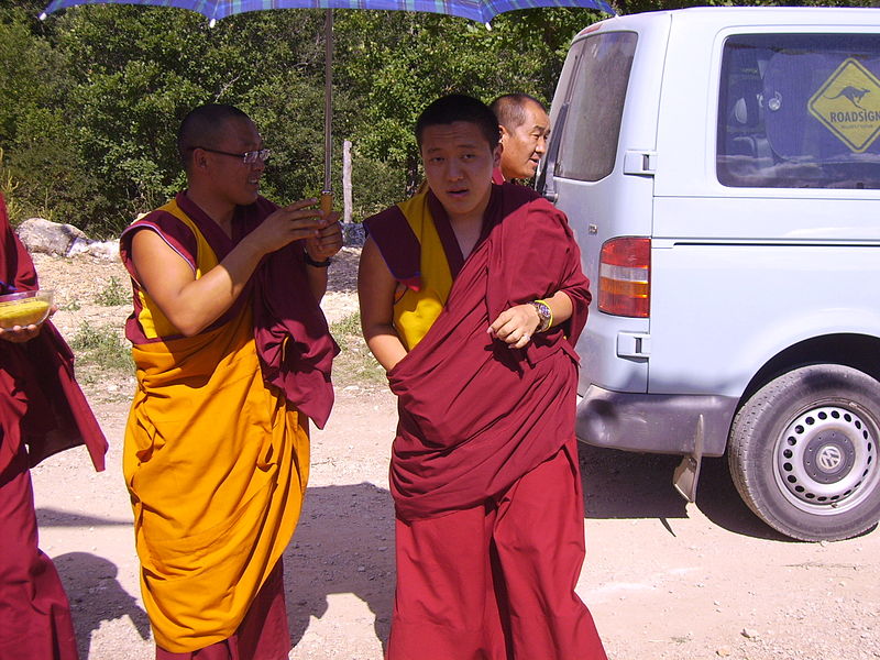 File:Dilgo Khyentse Rinpoche at Nyima Dzong.jpg