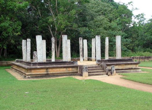 File:Anuradhapura 04.jpg