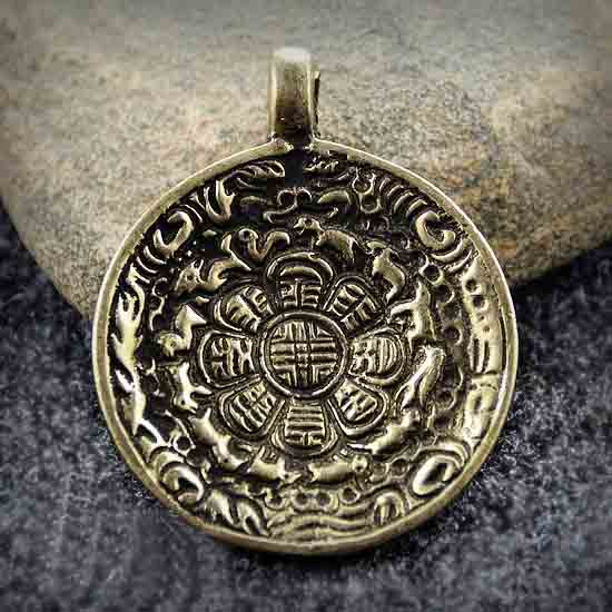 File:Tibetan-buddhist-pendant.jpg