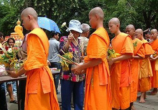 File:Thai-lent-day.jpg