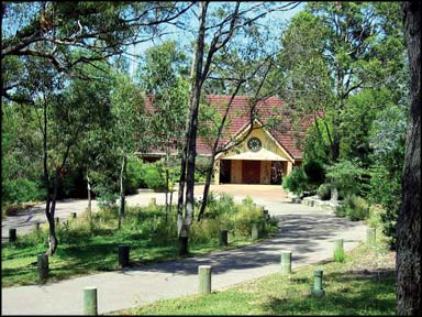 File:Bodhinyana monstery.jpg