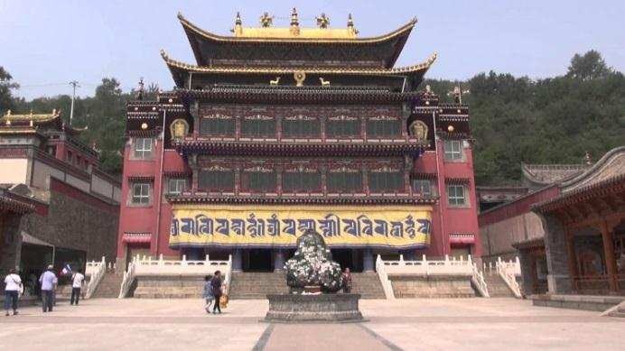File:Tsydenov Dandaron Kumbum Vaartnou s17 Kumbum Monastery.jpg