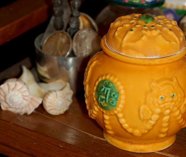 File:Vase-earth.jpg