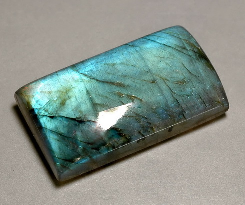 File:Labradorite-cabochon-1.jpg