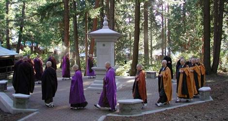 File:Shasta-Abbey.jpg