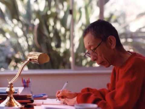 File:Geshe-kelsang-gyatso-writing.jpg