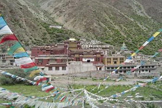 File:Trekkinvphu-417.jpg