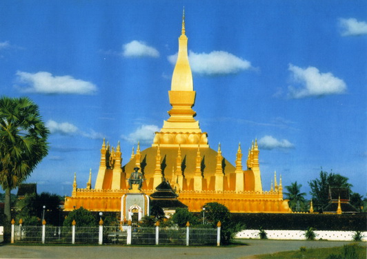 File:ThatLuang Stupa.jpg