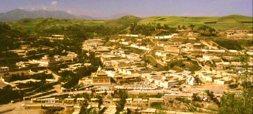 File:Kumbum Monastery in Amdo.jpg