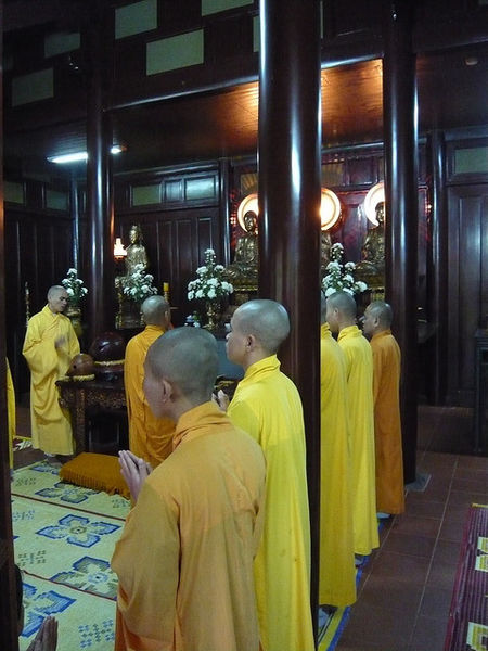 File:Buddhist Monk Service Hue Vietnam.jpeg
