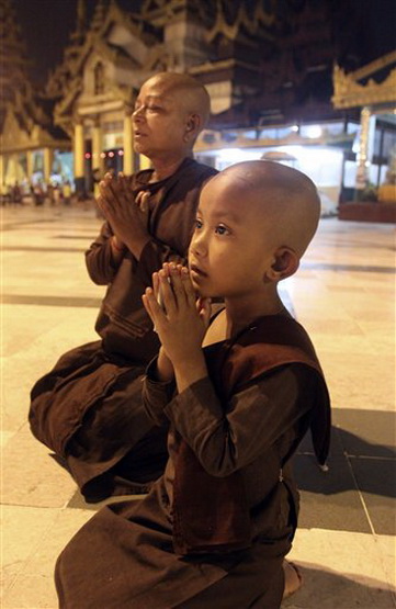 File:BuddhistggNuns.jpg