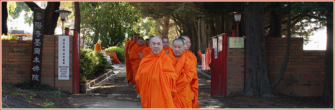 File:Extending the Wisdom of Buddha.jpg
