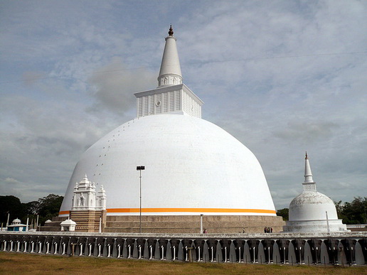 File:Ruwanwelisaya12.jpg