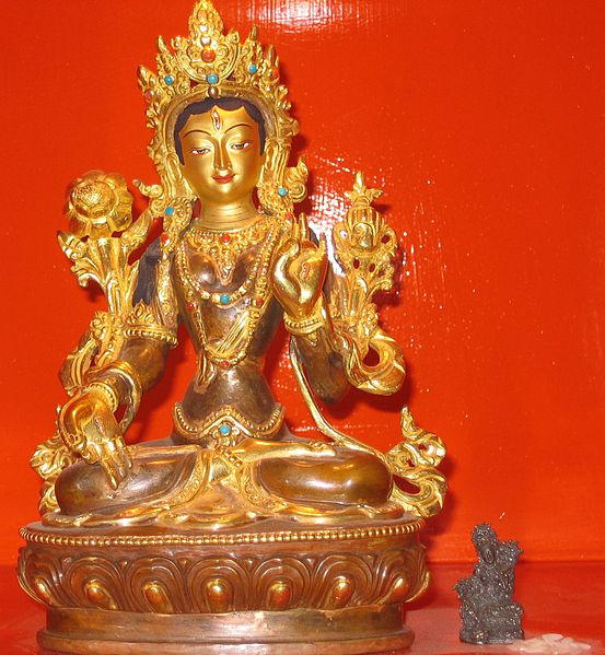 File:White Tara statue manor place 291107.jpg