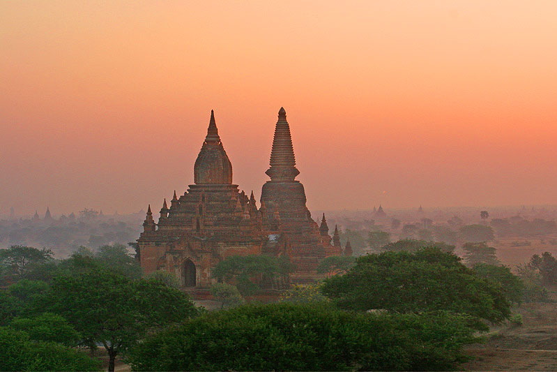File:BagnaAtSunrise.jpg