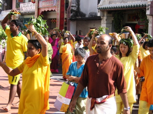 File:Procession-melaka.jpg