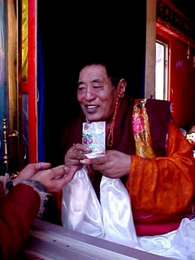 File:KhenpoJigmePhuntsok1.jpg