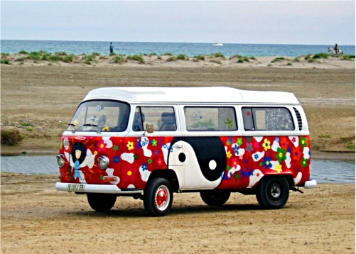 File:Hippie bus 438.jpg