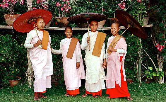 File:Buddhist Nuns Myanma.jpg
