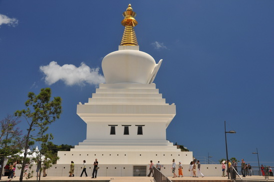 File:Stupa-benalmadena.jpg