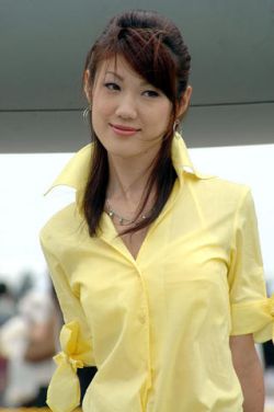 Some Buddhists like to wear yellow or white, although it is not a requirement