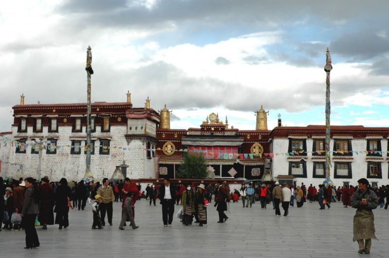 File:Jokhang-te.jpg