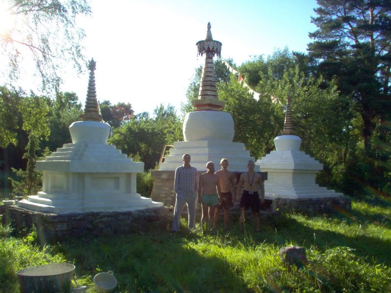 File:1588068217 estonian-stupas-built-8385-by-vello.jpg