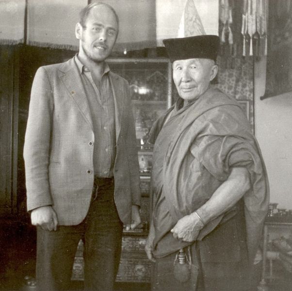 File:VV and Munko.jpg