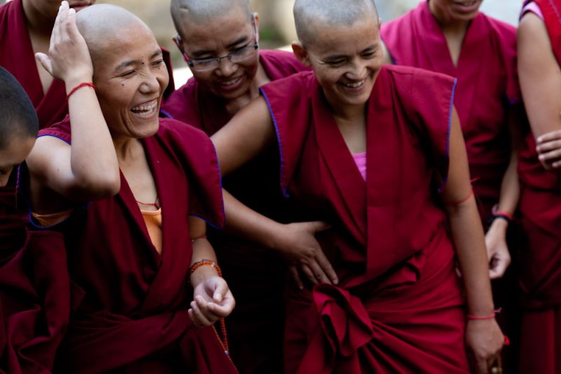 File:Buddhist-nuns-debate.jpg