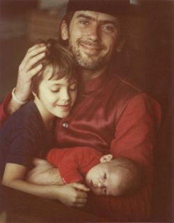 The author, his daughter Larissa (left) and his son Nikolai (right), Dec. 1980. Picture: C.T. Kohl.