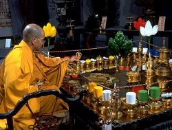 Making a Buddhist Altar