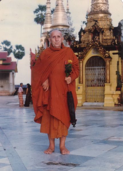File:Daw KhinwinKyi foto Vahindrast.JPG