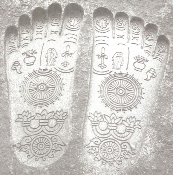 File:BuddhaFeet5.jpg