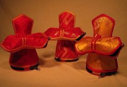 Because the Bell and Dorje should never be separated, even the “carry case” ensures they are carried together. The Vajra case is permanently attached to the bell case.