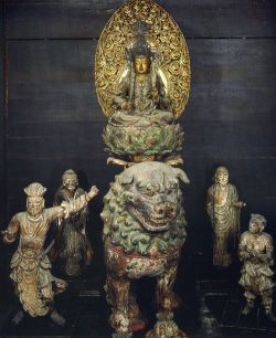 Tokai Monju 渡海文殊 and Four Attendants. Lit. = Monju Crossing the Sea,Wood, H = 82.2 cm, Kamakura Era, 1302. Important Cultural Property Saidaiji Temple 西大寺 (Nara).